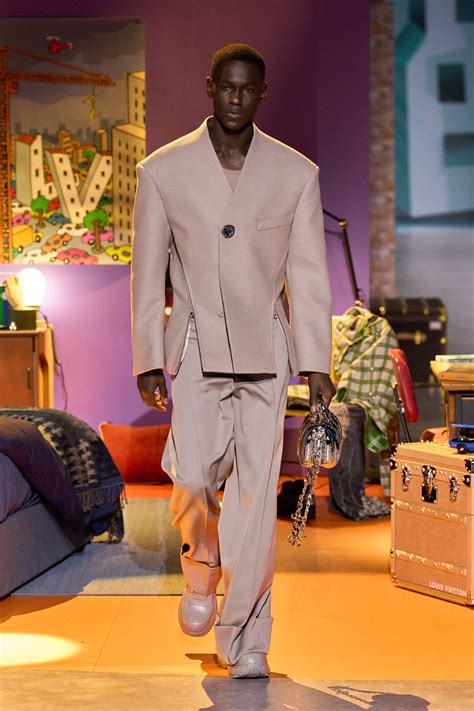 louis vuitton men's vogue runway|Louis Vuitton clothing line.